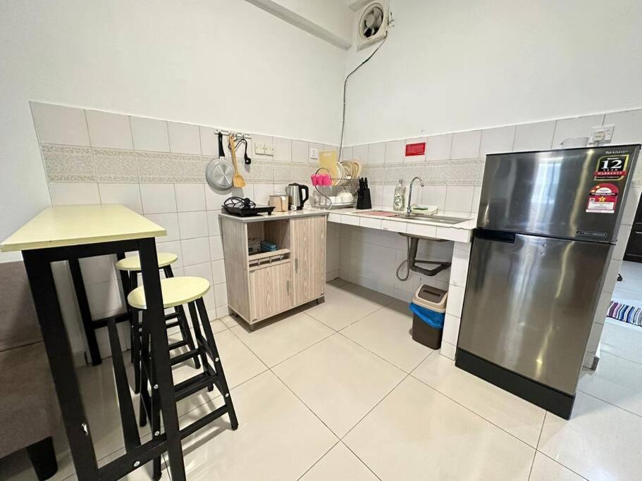 Kk City A2Z Api Api Modern Studio Homestay Кота-Кинабалу Экстерьер фото